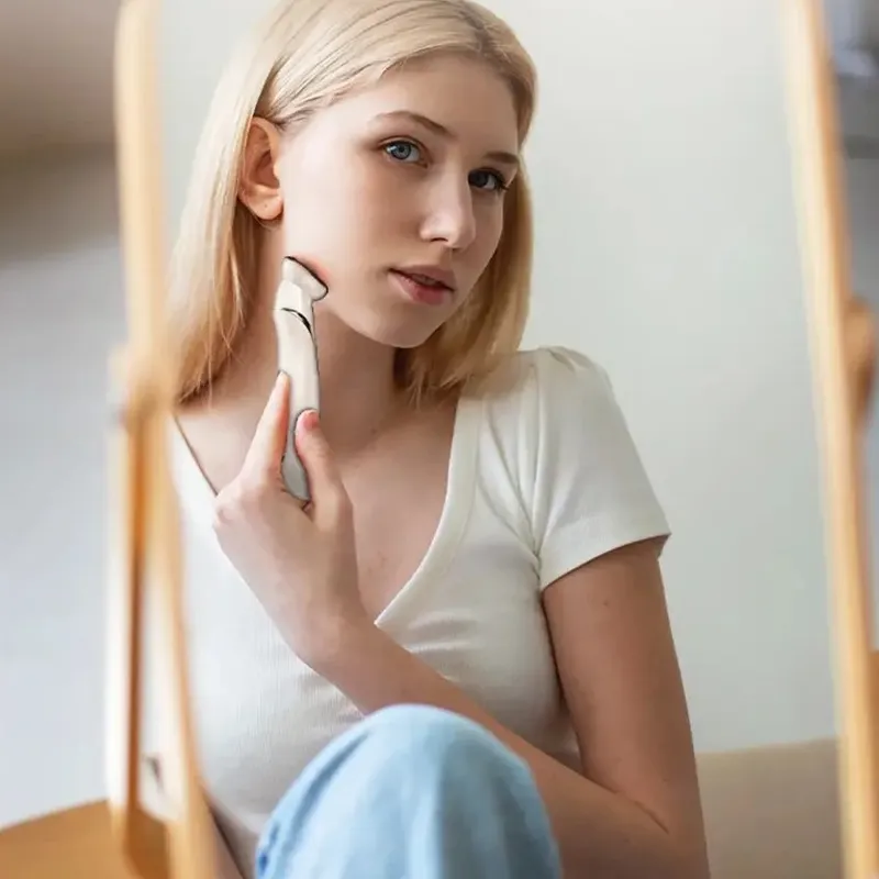 دستگاه نورتراپی صورت همراه با ماساژ پرودو مدل LFS100 gallery2